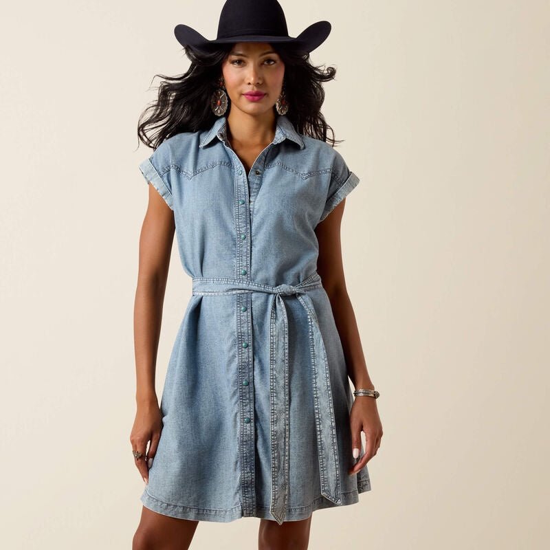 Ariat 10073513 Women's Hampton Dress Medium Blue (M)
