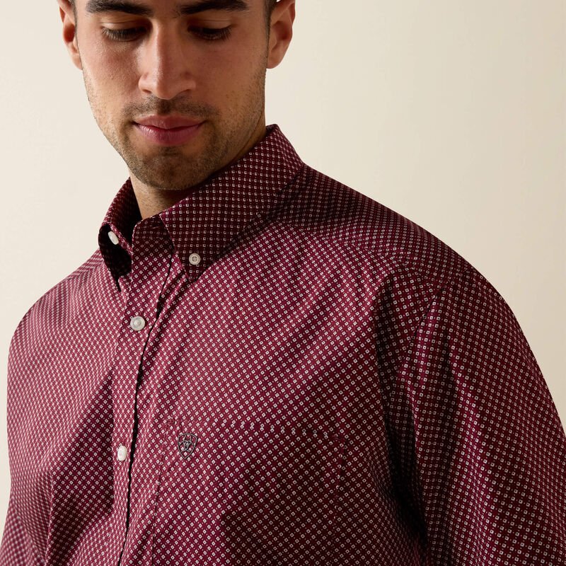 10071729 MNS Pippin Classic Fit Shirt MAROON BANNER GEO PRINT SHORT SLEEVE - Southern Soule Designs