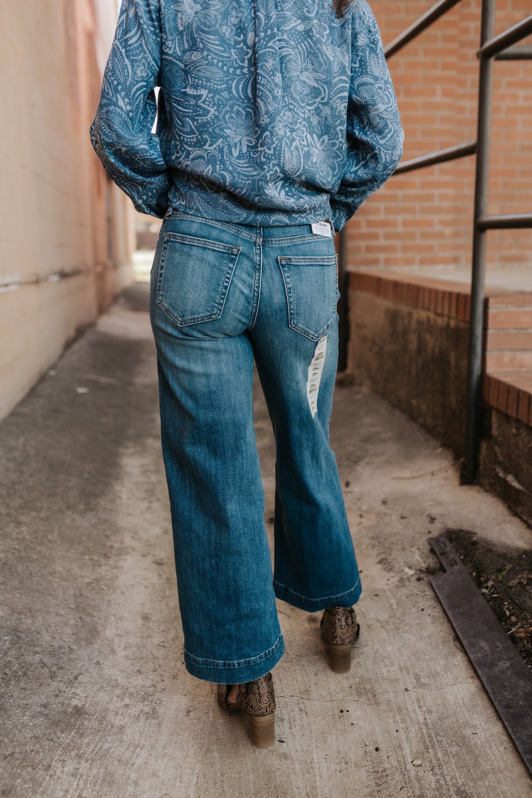 10072963 WMS Perfect Rise Jazmine Wide Leg Crop Jeans ALBUQUERQUE - Southern Soule Designs