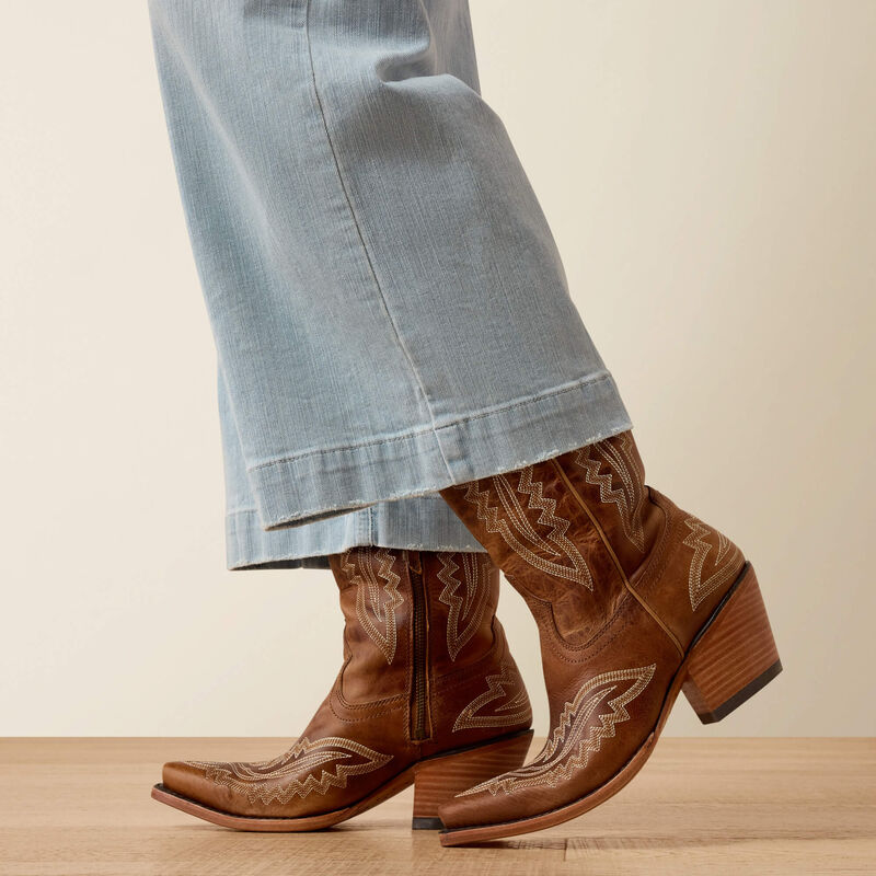 Ariat Women's Claremont Wide Leg Crop Jeans 10074787