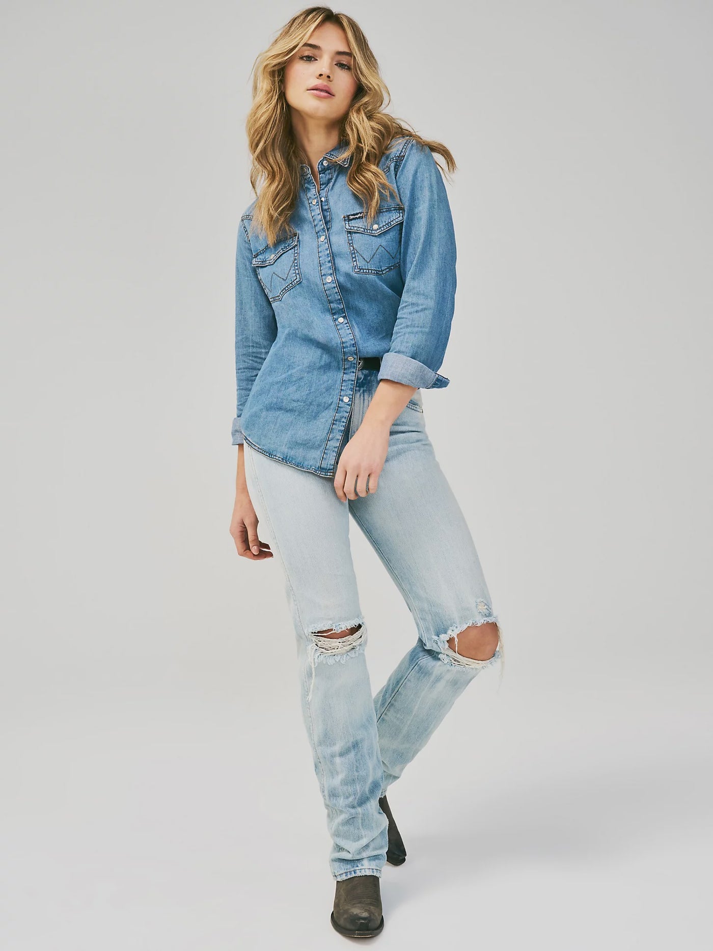 112328776 Distressed Slim Fit