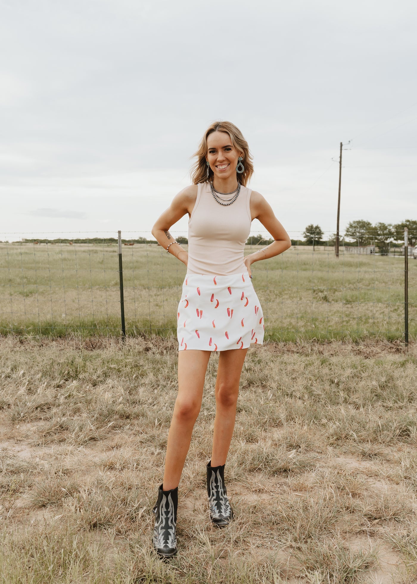 White Mid Rise Red Pepper Mini Skort IS5561-1