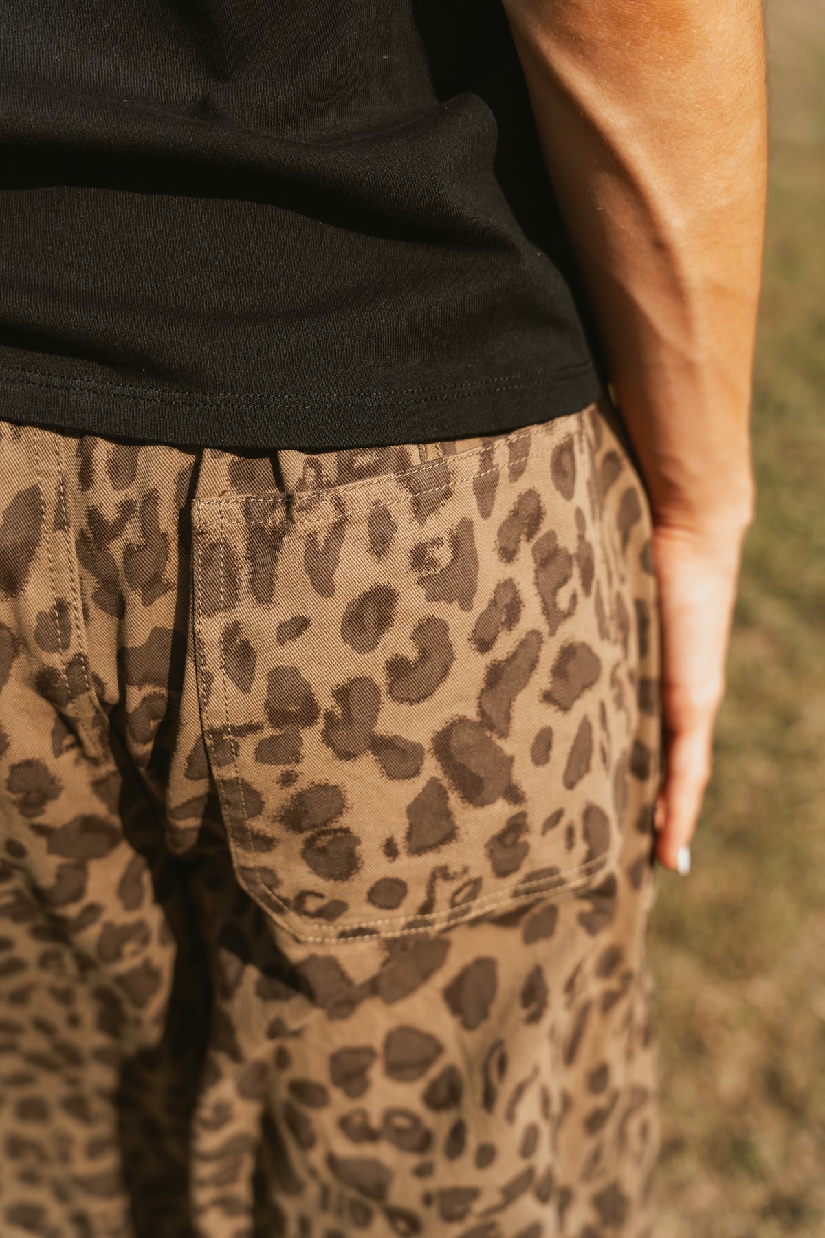 Olive Abstract Leopard Mid-Rise Balloon Pants P26302