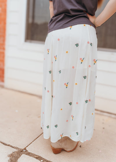 Rock & Roll Women's Embroidered Midi Skirt Natural BW69B06282