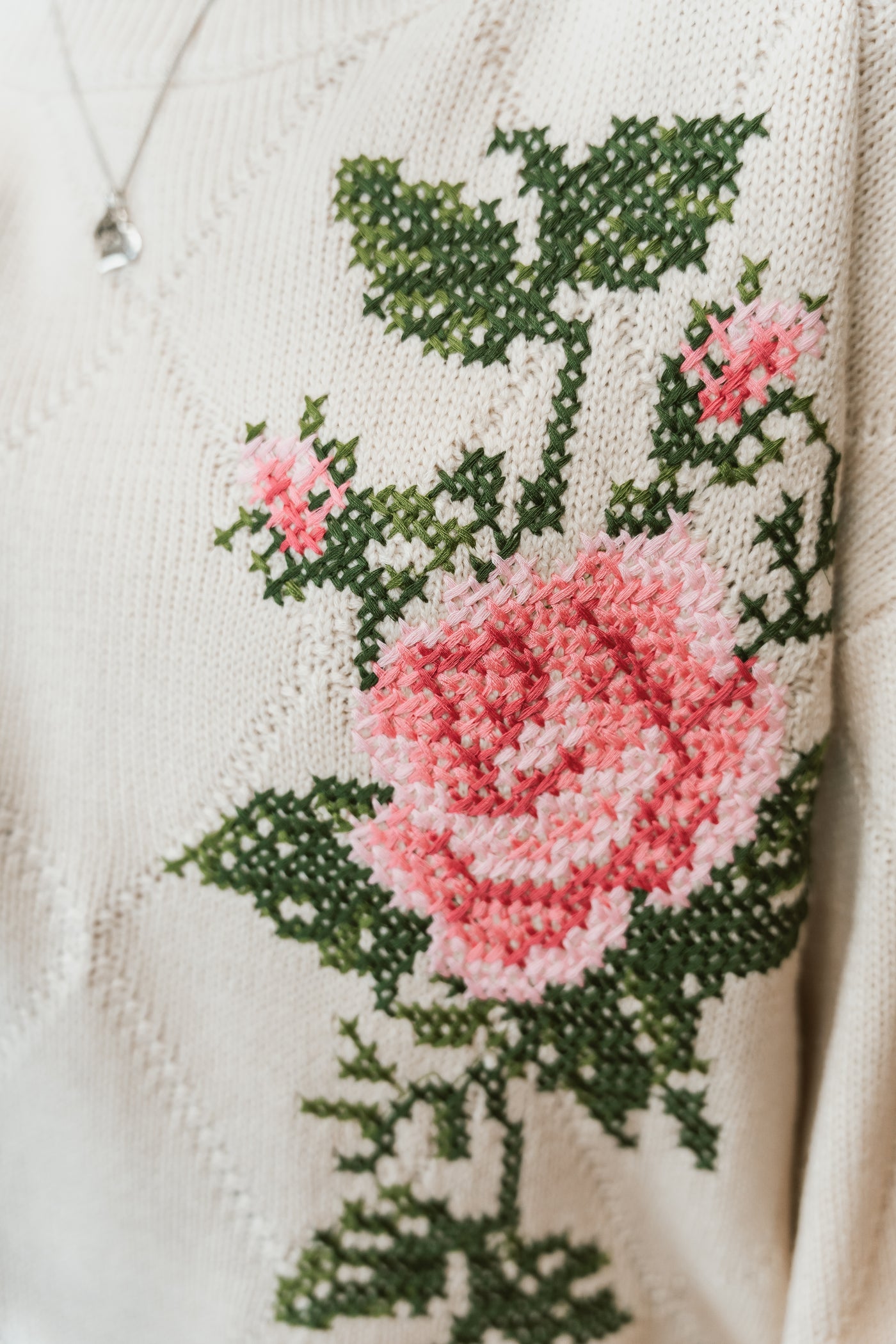 Ivory Rose Embroidered Sweater IFKT65447-01