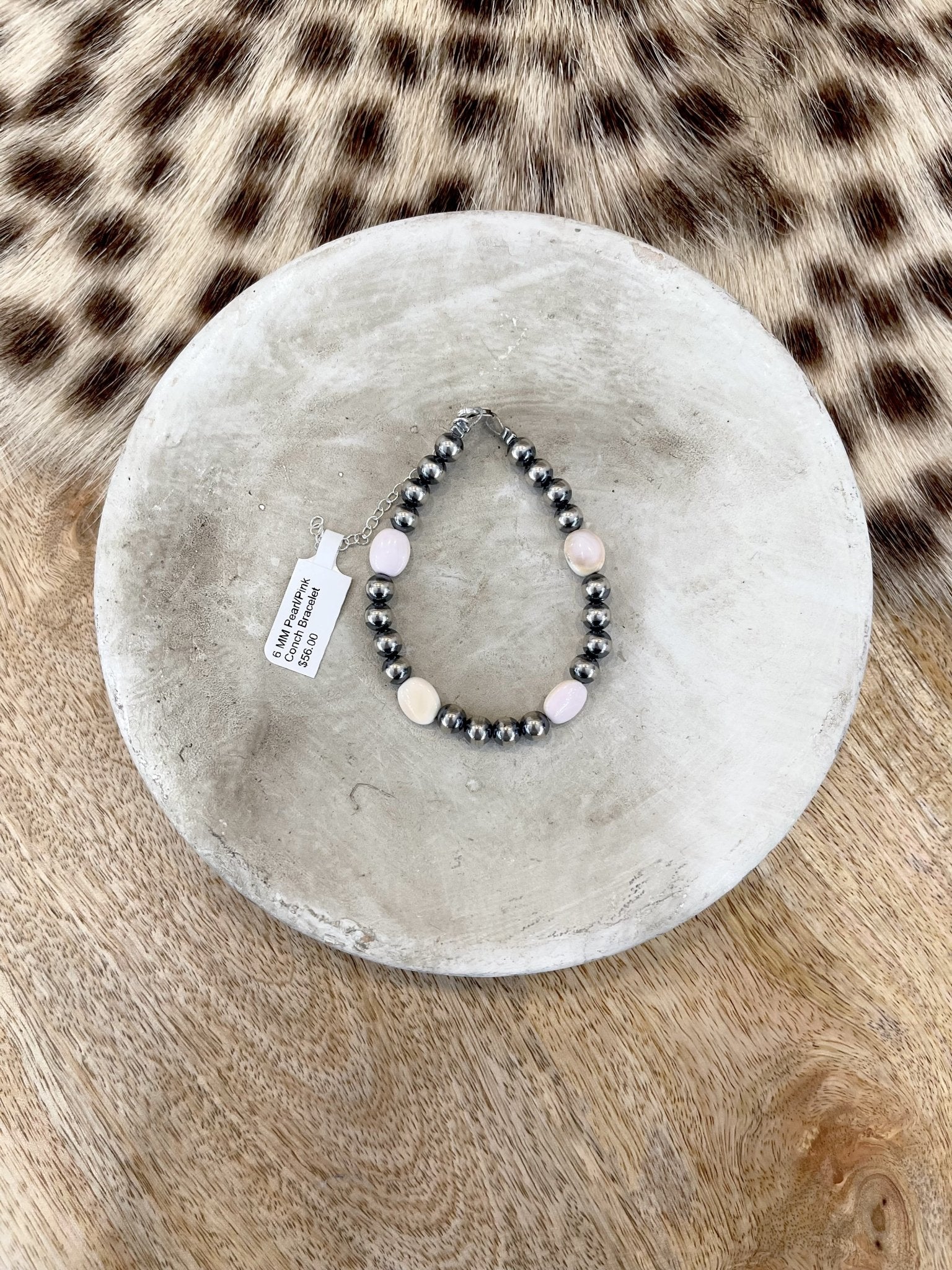 6 MM Pearl/Pink Conch Bracelet - Southern Soule Designs