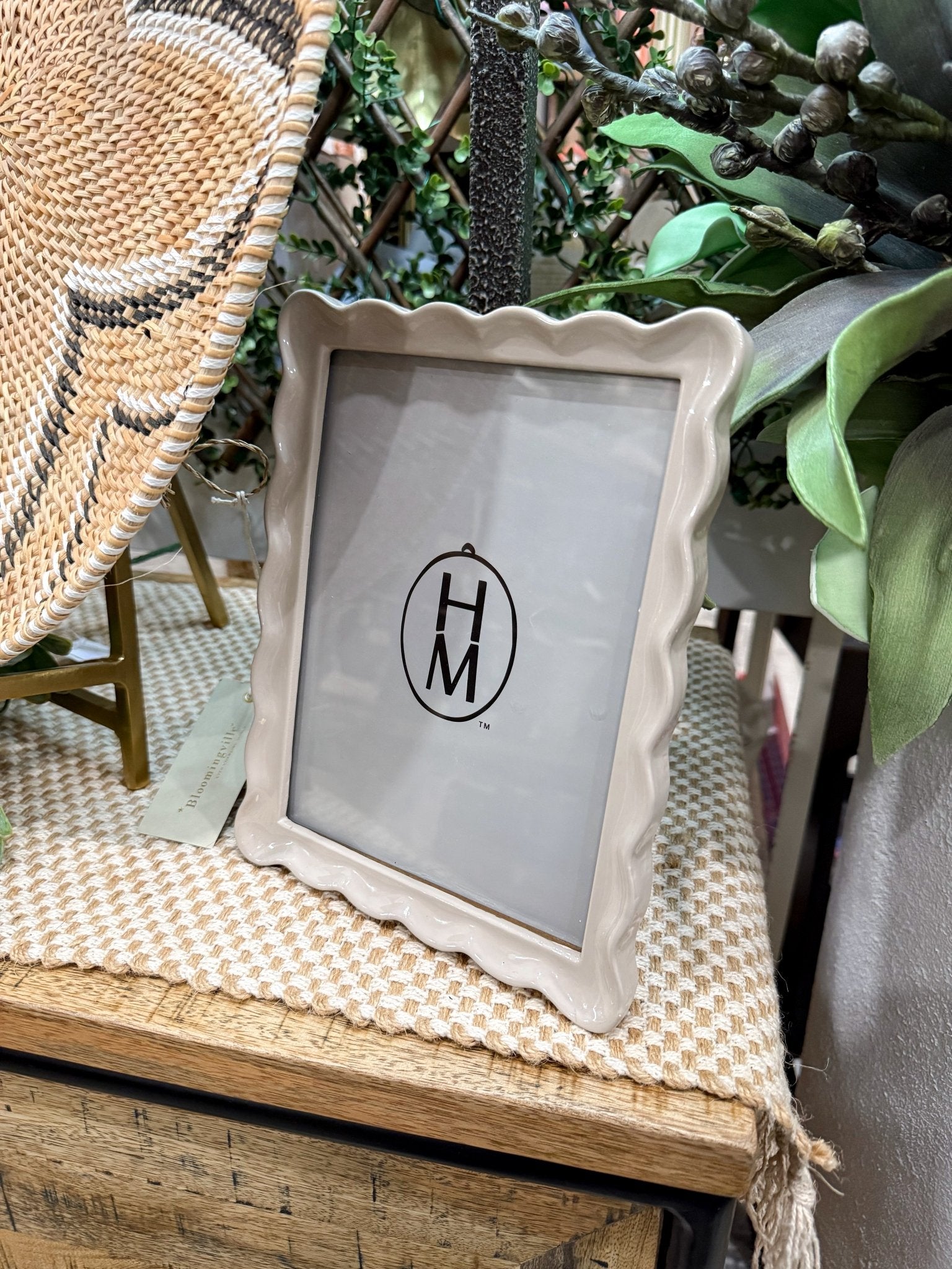 7 - 1/4"W x 9 - 1/4"H Scalloped Photo Frame - Southern Soule Designs