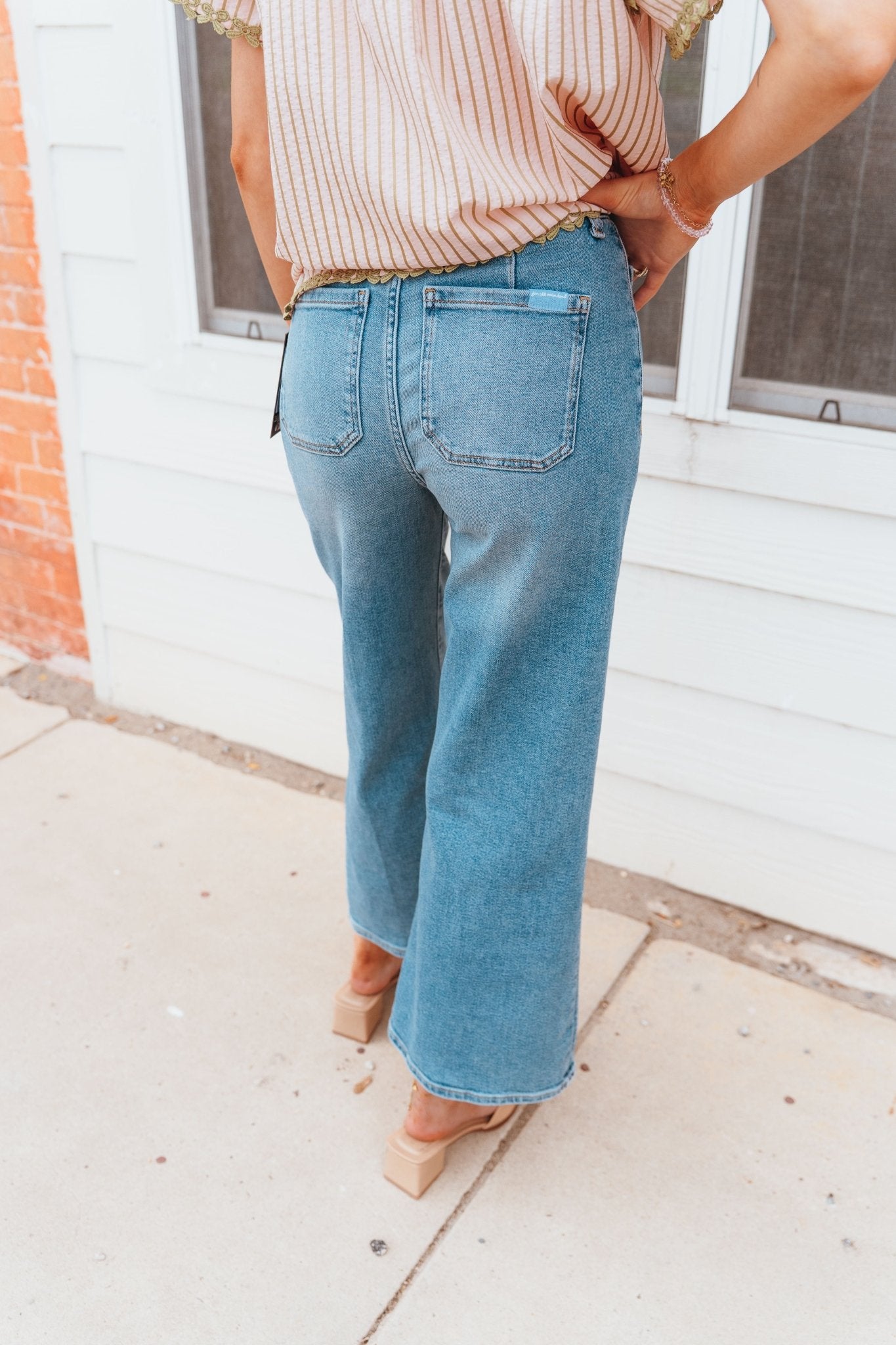 7 for All Mankind Luxe Vintage Ultra High Rise Cropped Jo Jean 7UG90120 - Southern Soule Designs