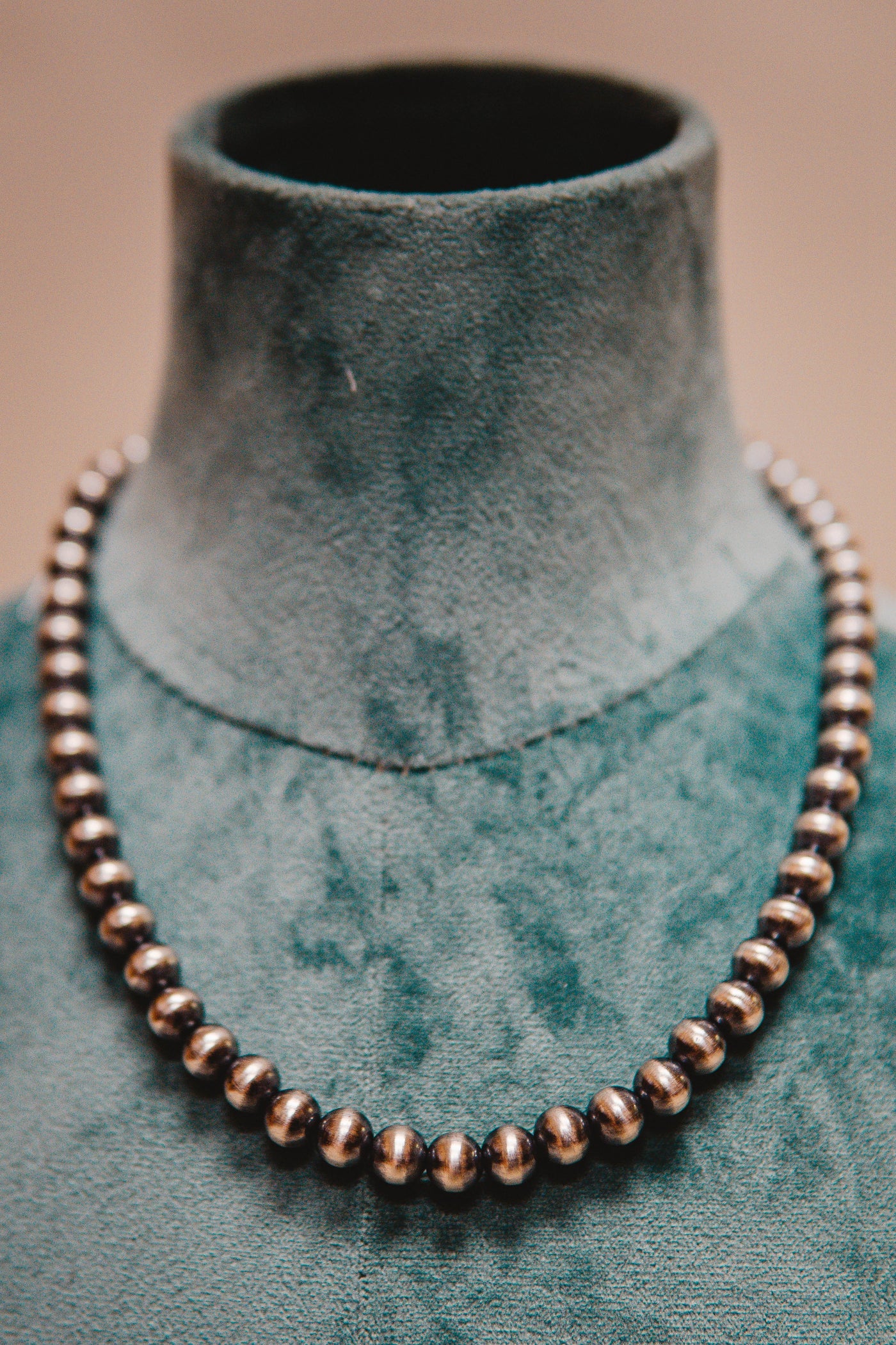 Navajo Pearl 8MM 18"