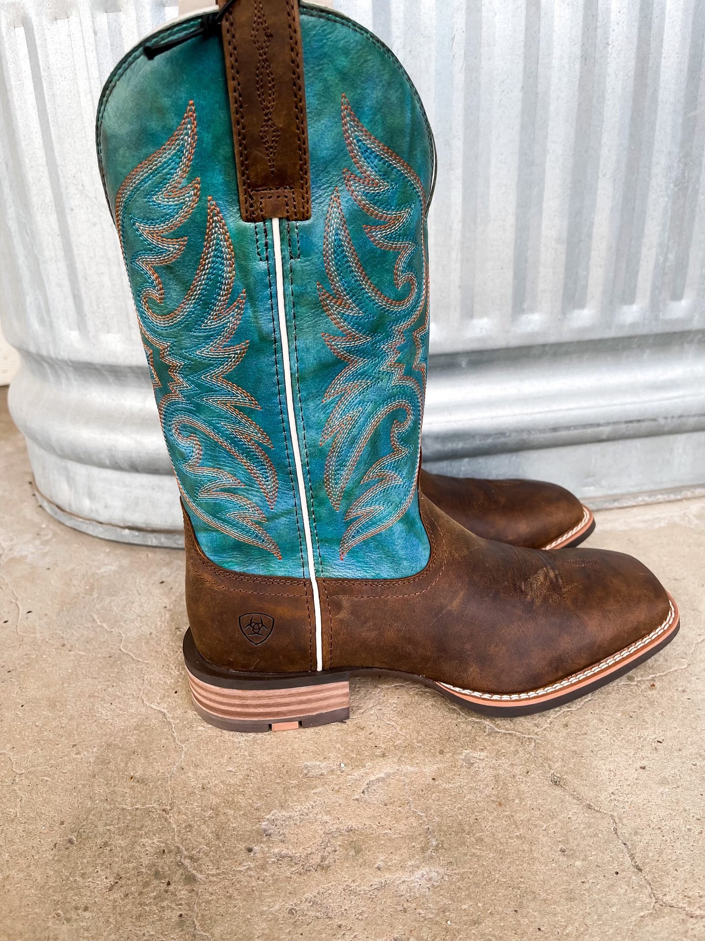 Ariat MNS Ricochet Aged Tan/Teal Boots