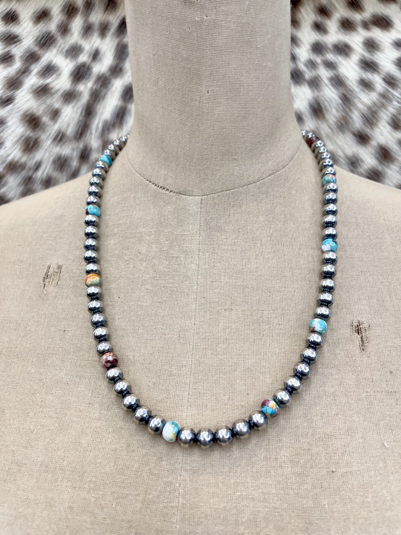 20" 8MM Pearl/Spiny Mojave Necklace