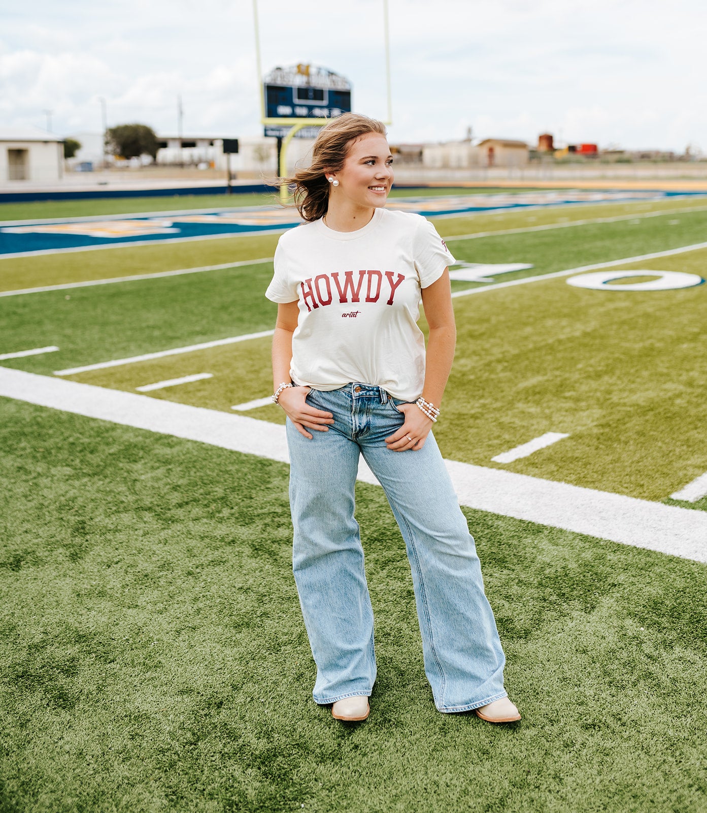 Ariat WMS Collegiate Howdy T-Shirt Maroon 10079910