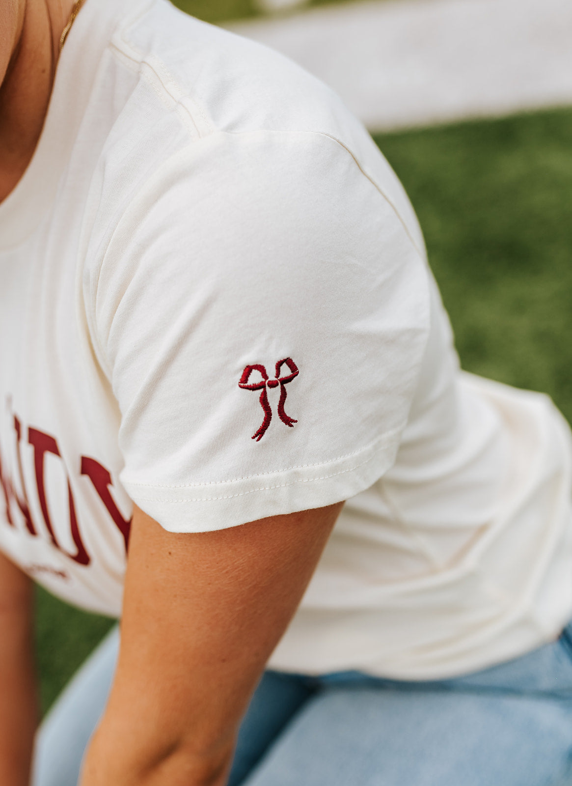Ariat WMS Collegiate Howdy T-Shirt Maroon 10079910