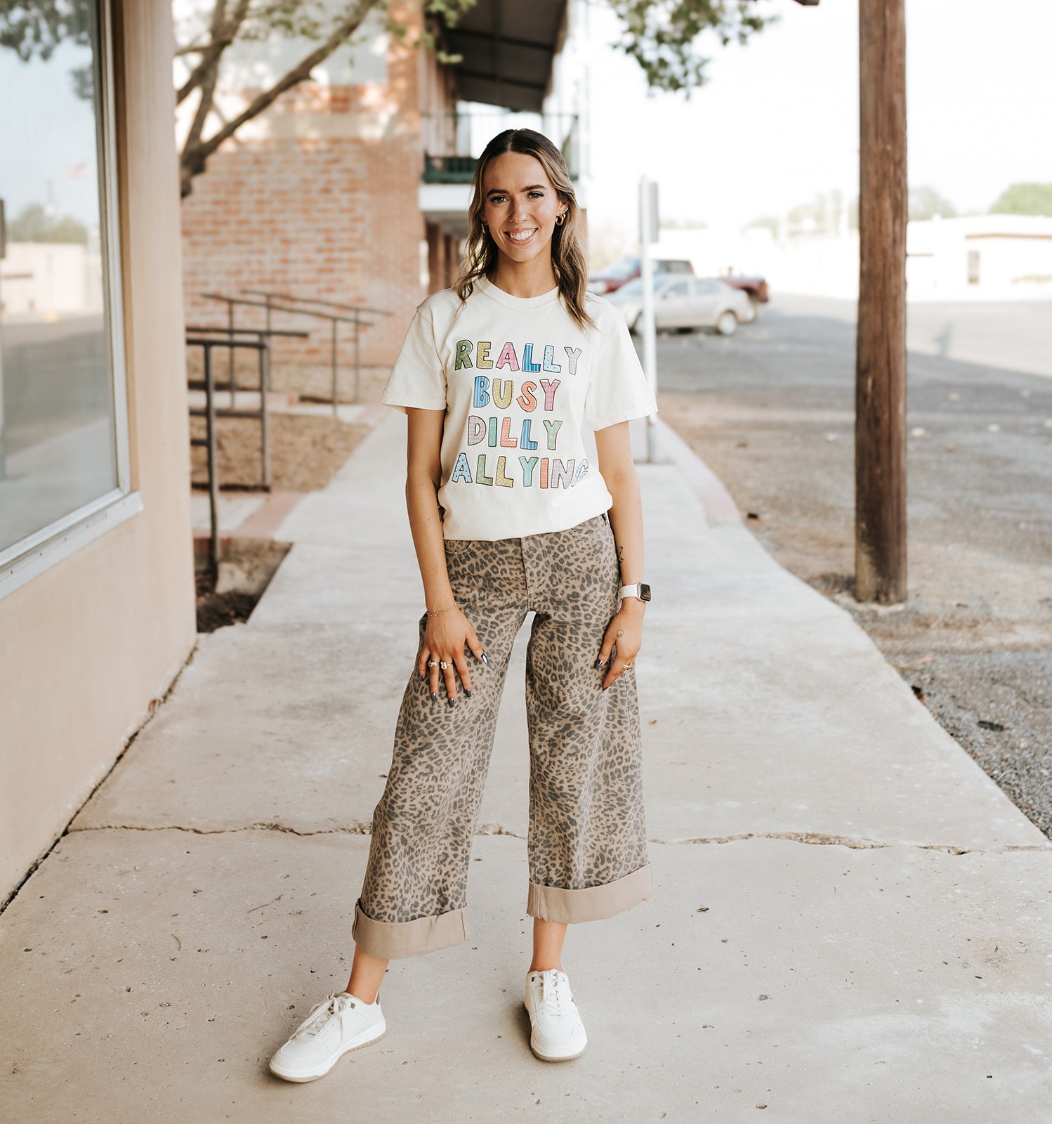 Ivory Dilly Dallying Graphic Tee