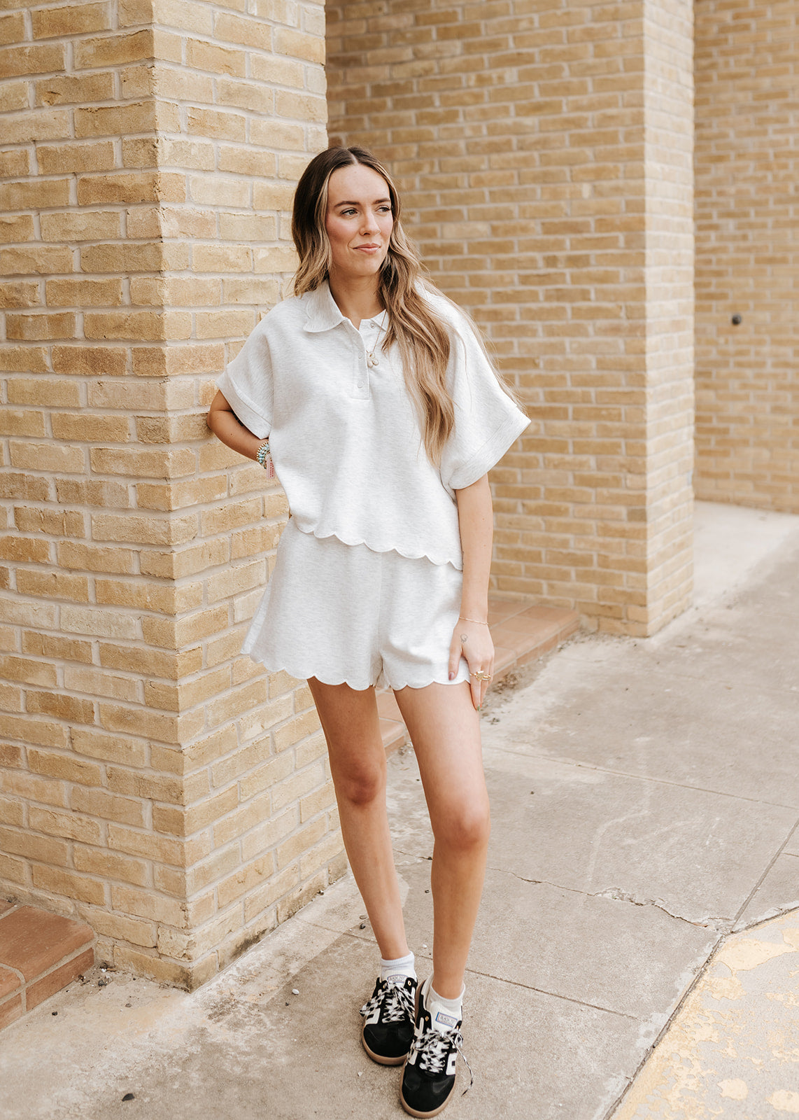 Light Heather Gray Scalloped Edges Top & Shorts IST6243