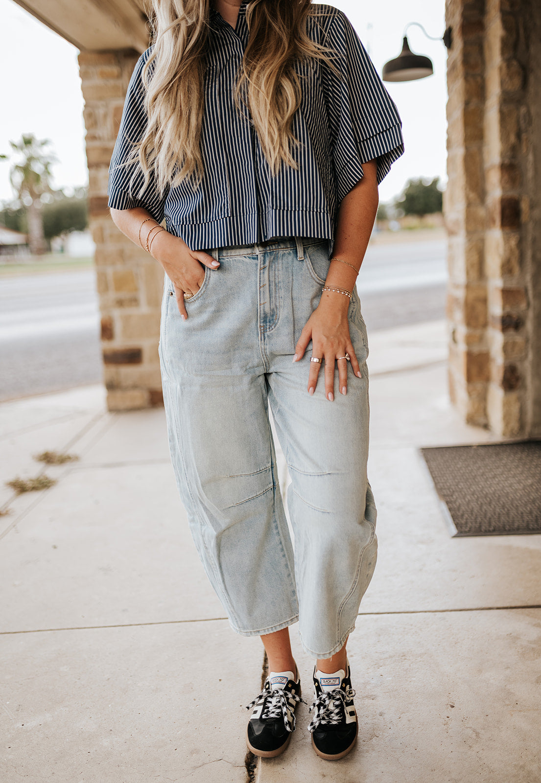 Light Wash Denim Barrel Jeans P6861