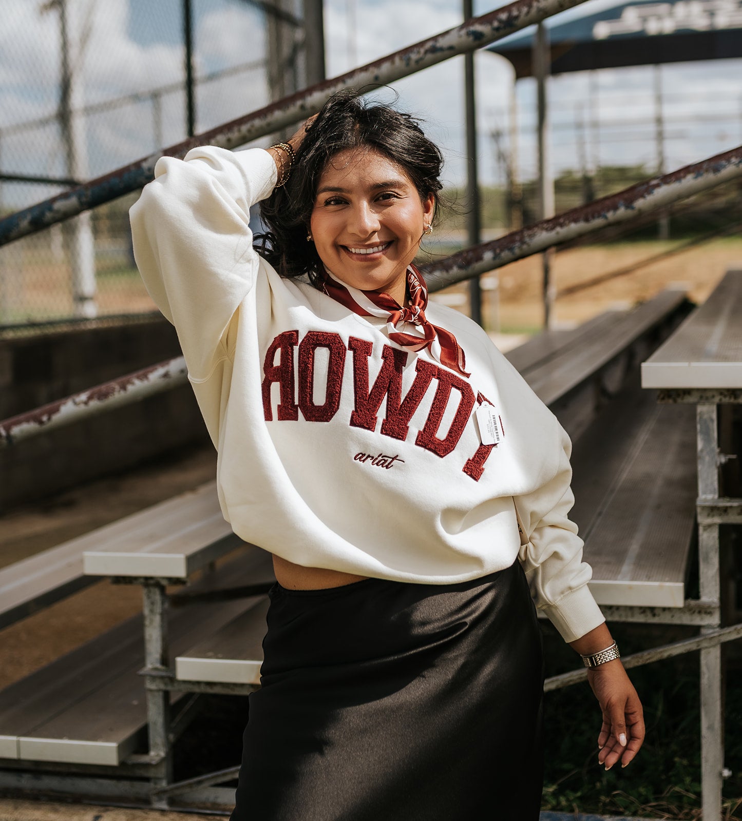 Ariat WMS Cream/Maroon Collegiate Oversize Sweatshirt 10079911