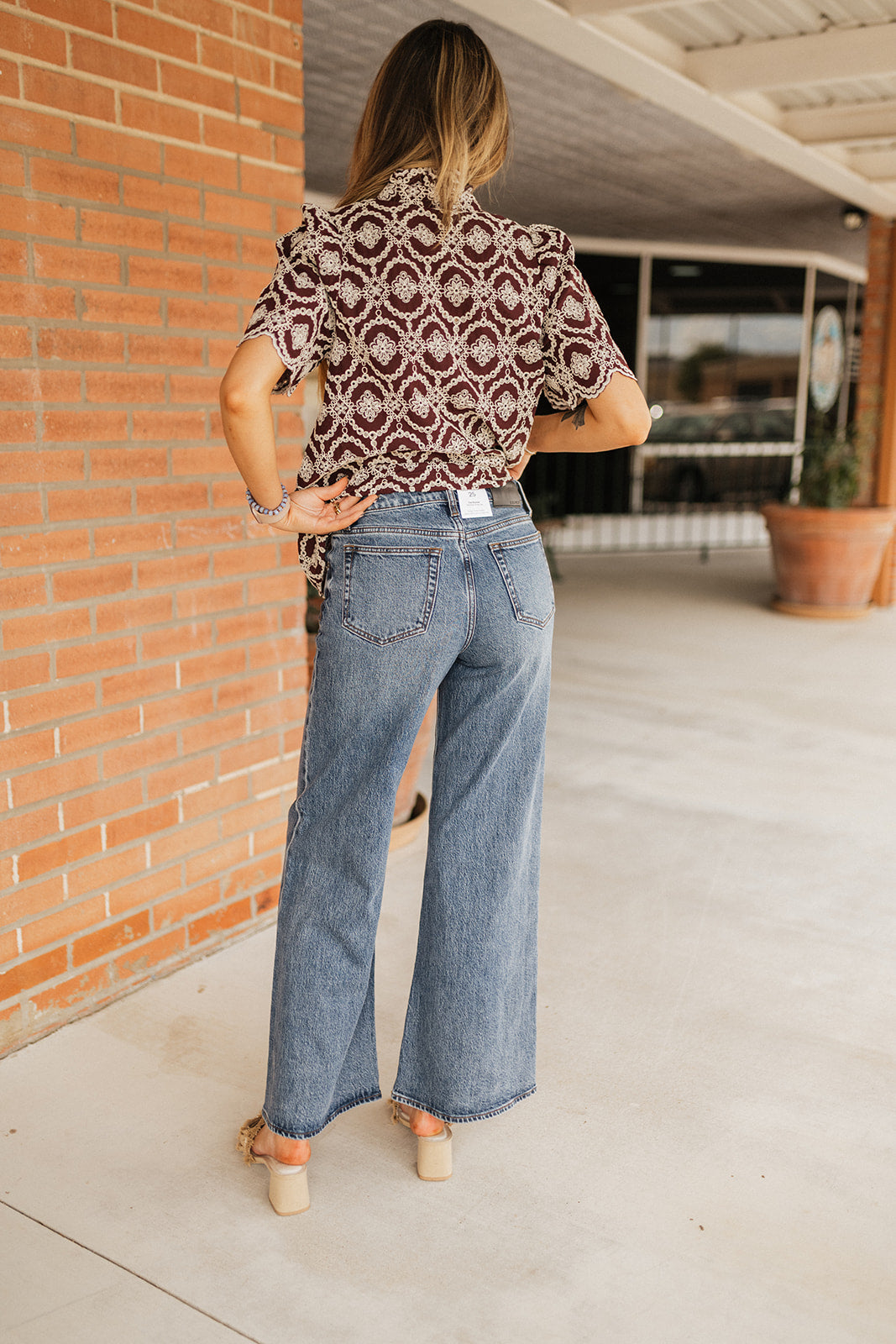 Plum Embroidered Scallop Puff Sleeve Top T32383