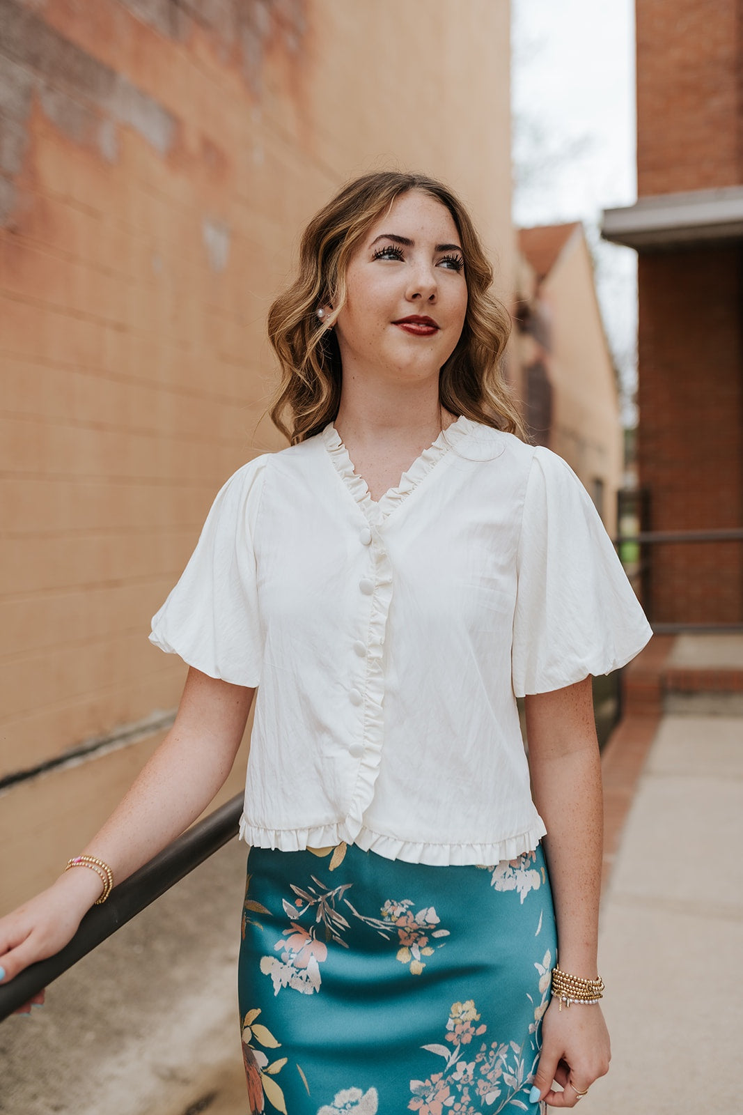 Off White Ruffle Detail Bubble Sleeve Top VB119838