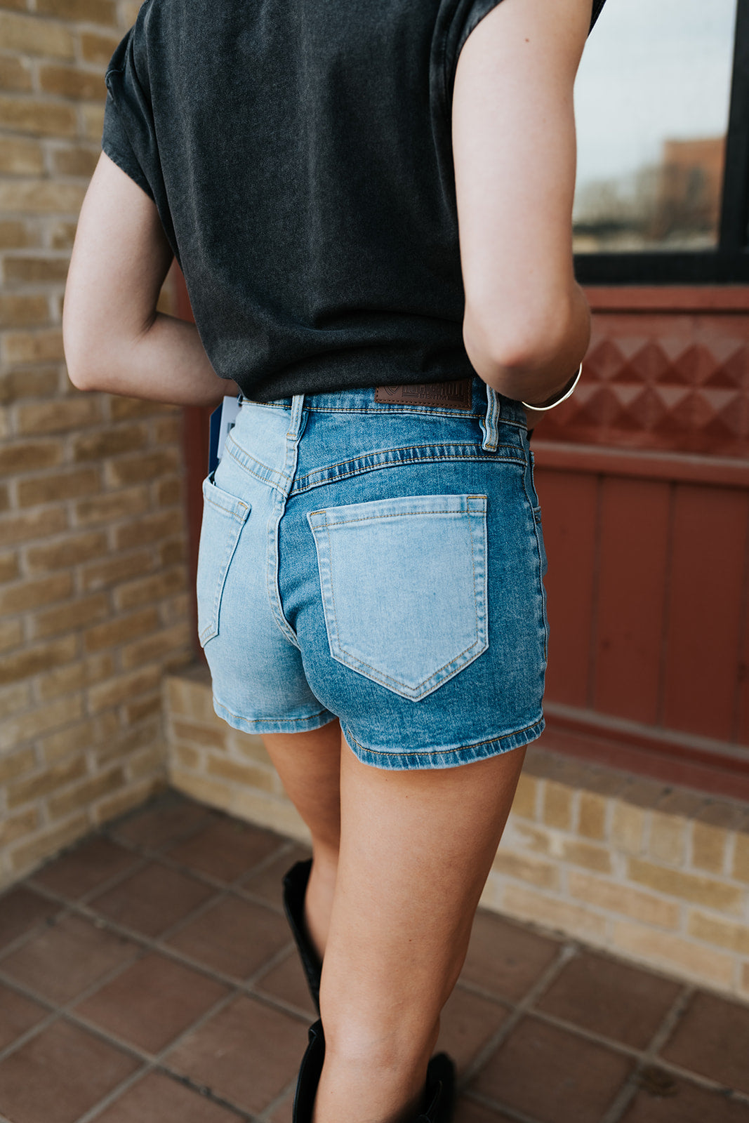 Rock & Roll Women's Multi Tone Short BW68D08510