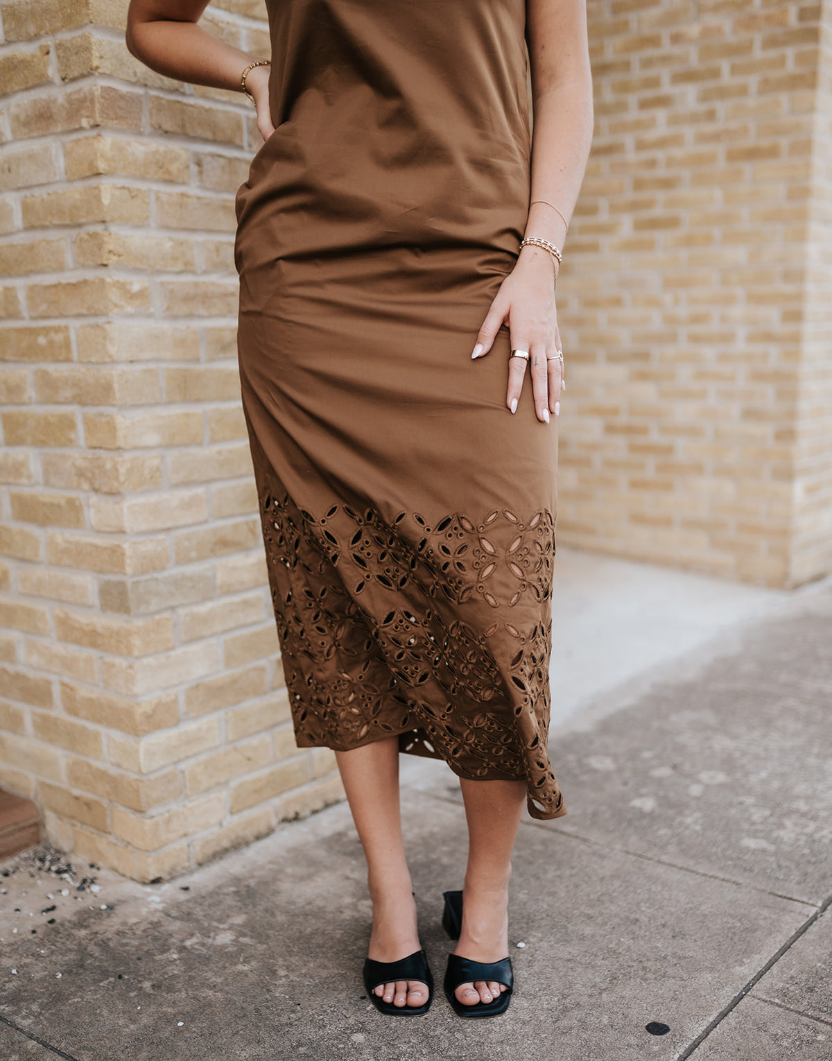 Mocha Broder Embroidery Midi Dress D6087