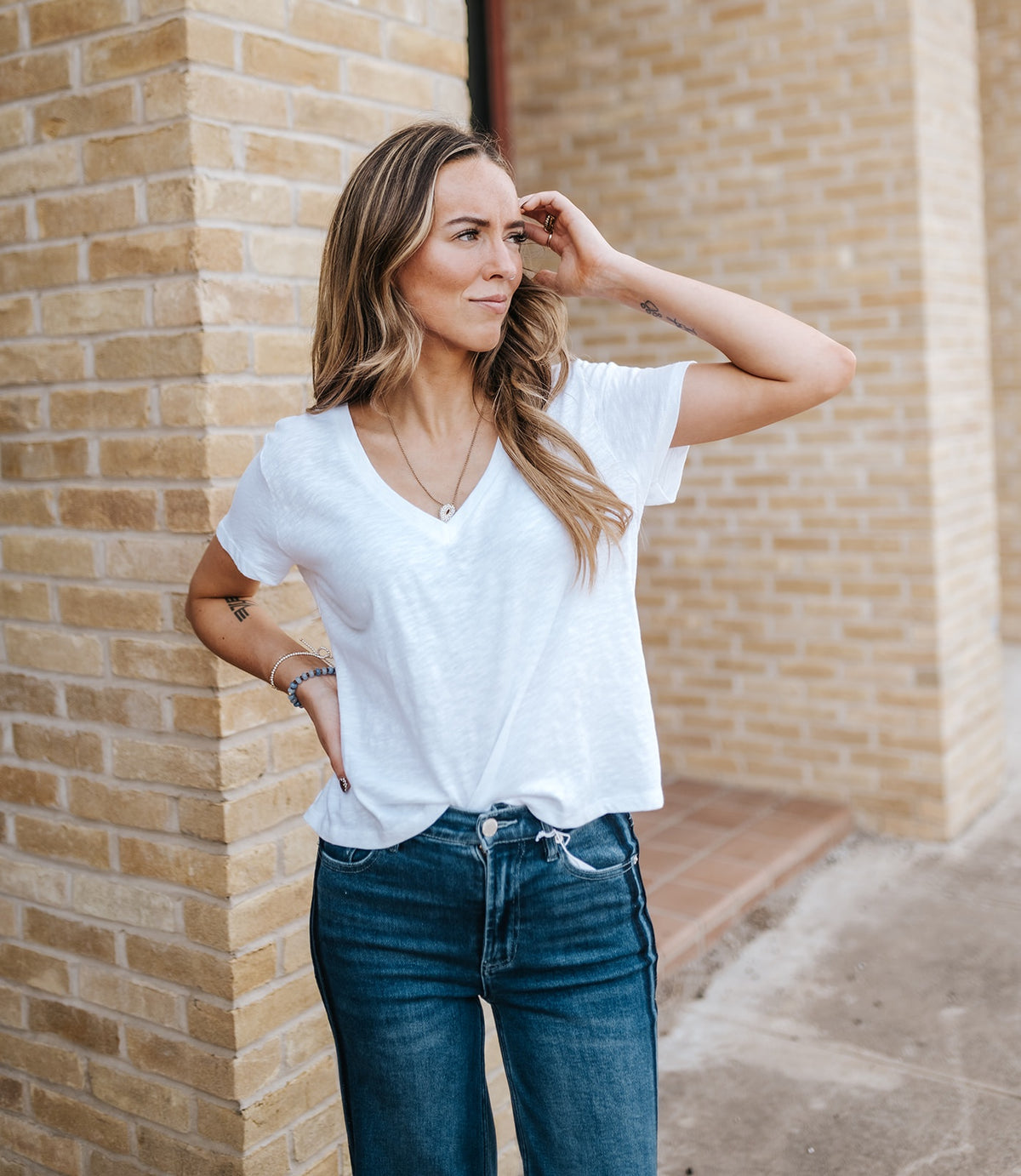 Nomad V Neck Tee White ZT263210