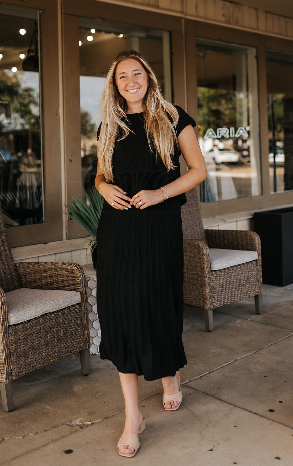Black Cap Sleeve Wide Dress RB50503