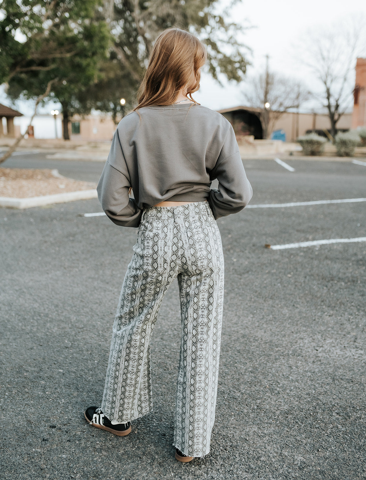 Charcoal/White Horseshoe Sweater WL25-11186