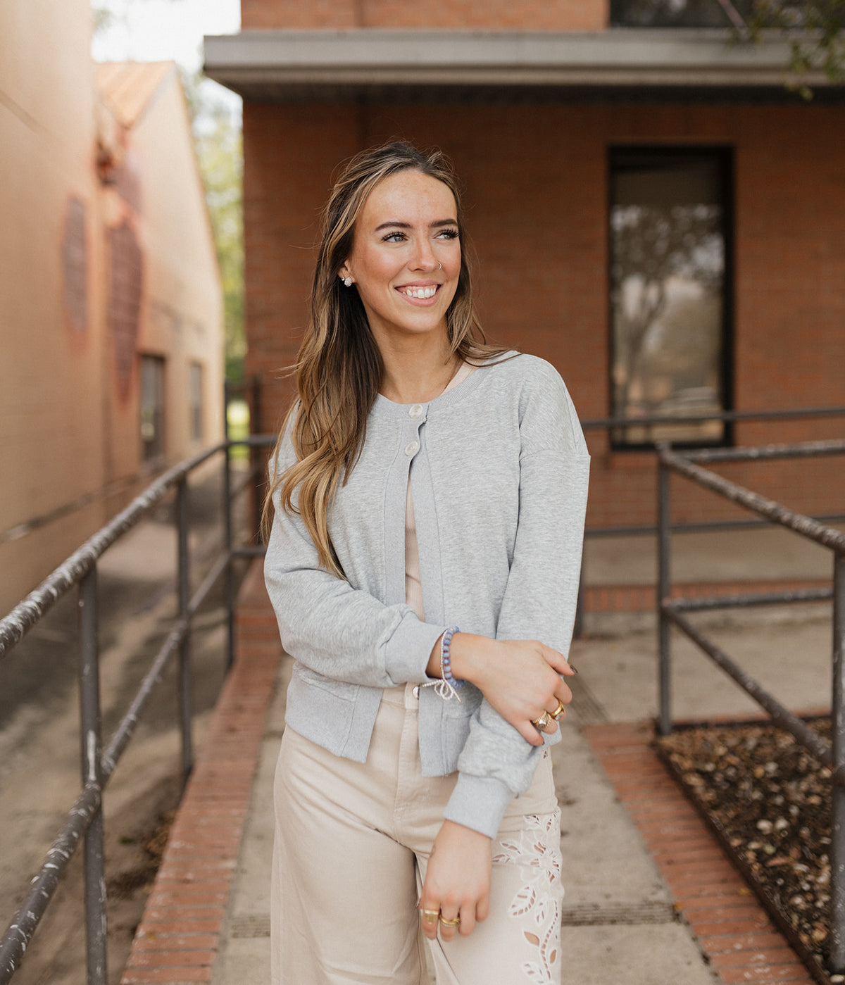 Heather Grey Button-Front Crewneck Cardigan IT3086