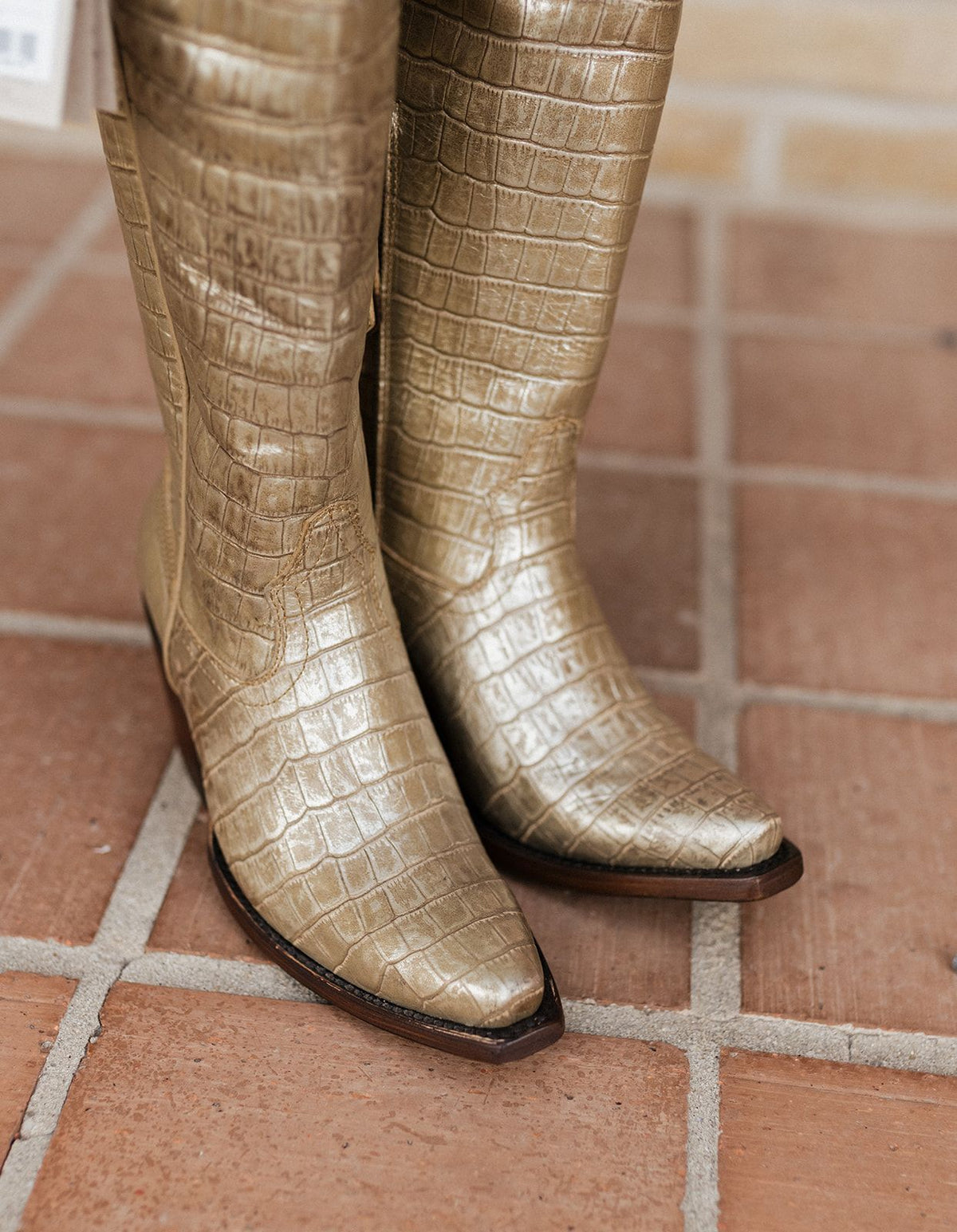 Ariat Women's Casanova Champagne Pearl Croc Print 10080417