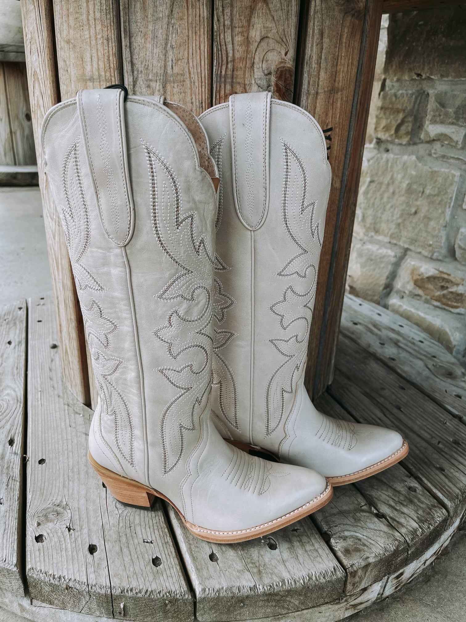 Ariat WMS Belinda Stretchfit Bone Boots - Southern Soule Designs