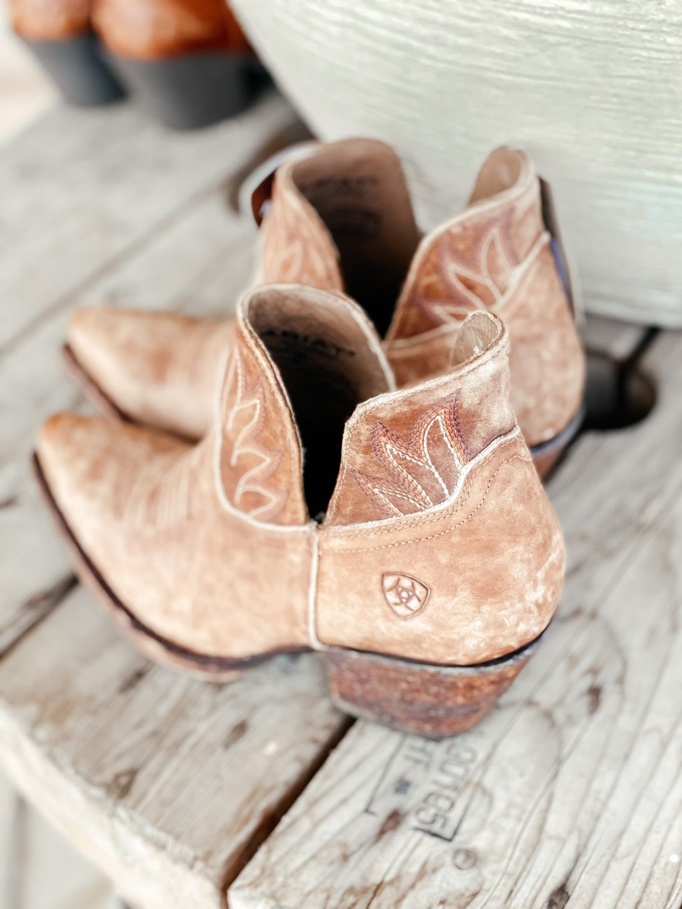 Ariat WMS Hazel Naturally Dstrsd Brn - Southern Soule Designs