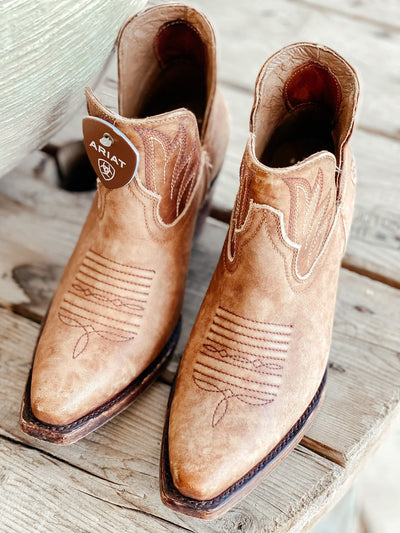 Ariat WMS Hazel Naturally Dstrsd Brn - Southern Soule Designs