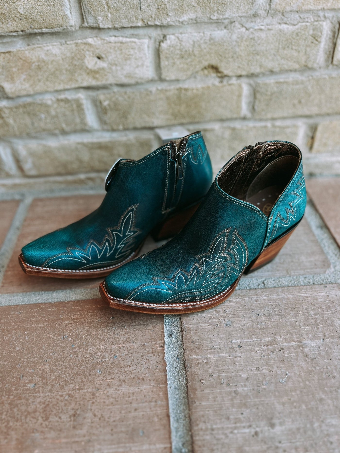 Ariat WMS Jolene Turkos - Southern Soule Designs