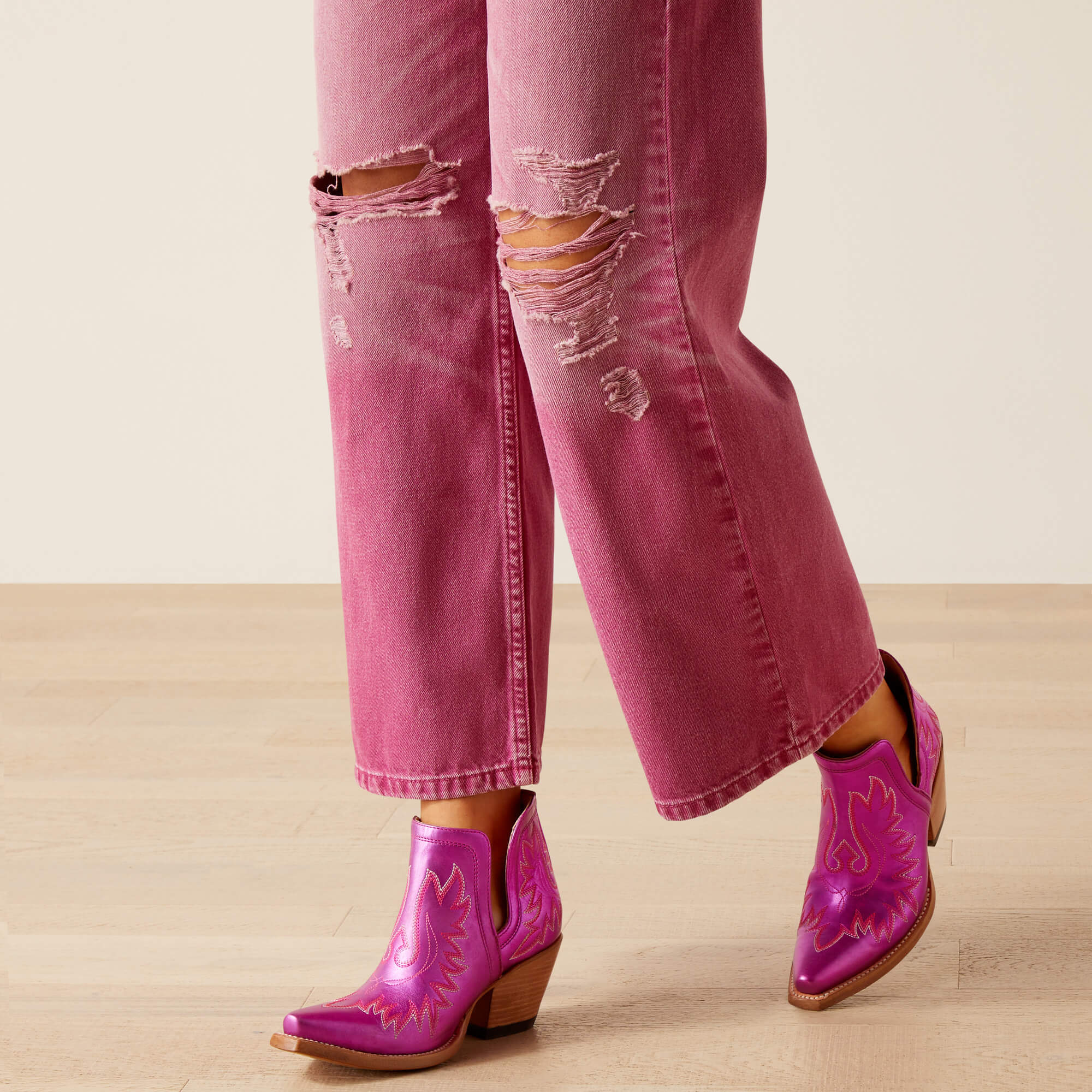 Ariat WMS ULT HR Pink Tomboy Wide Crop - Southern Soule Designs