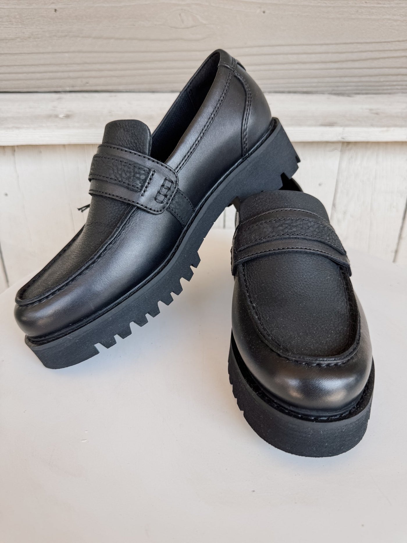 Ariat Women's Stratford Lug Loafer Black 10063940 - Southern Soule Designs