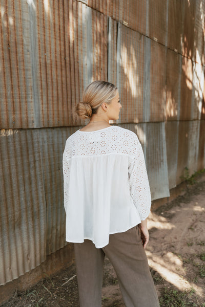 Roper Women's White Eyelet Long Sleeve Top 03-050-0565-5056