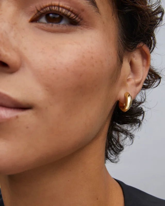 Kendra Scott Mikki Huggie Earring - Southern Soule Designs