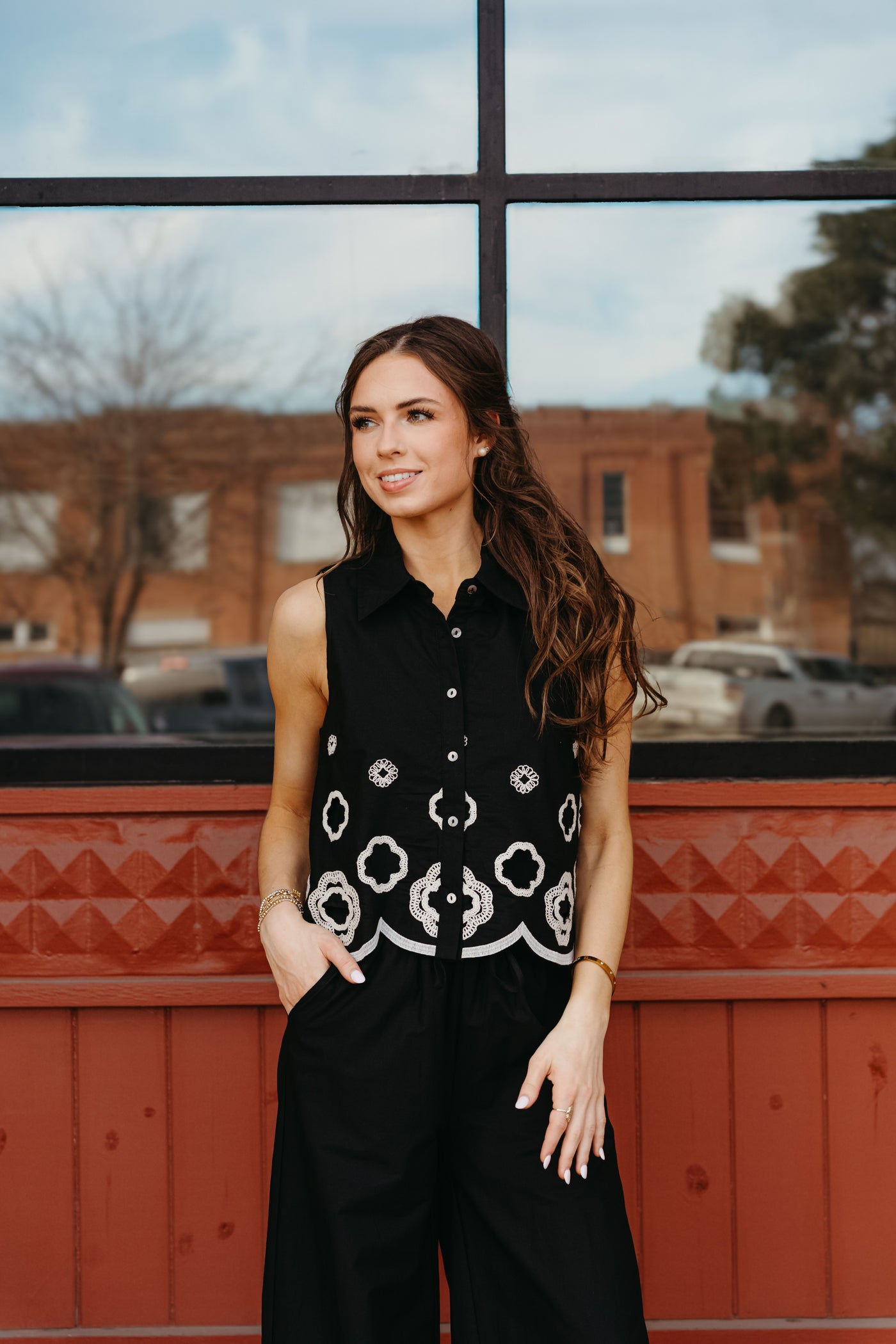 Black Scallop Design Button Up Tank T26323