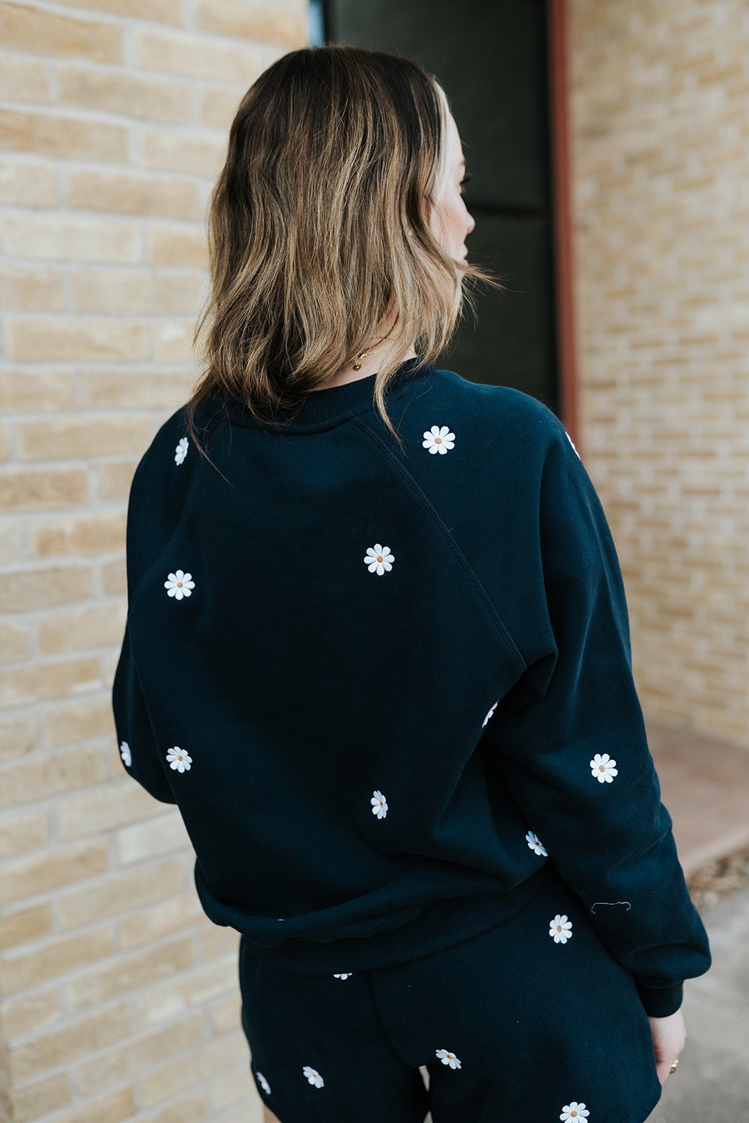 Navy Daisy Embroidered Elastic Sweatshorts ZP1202 - Southern Soule Designs