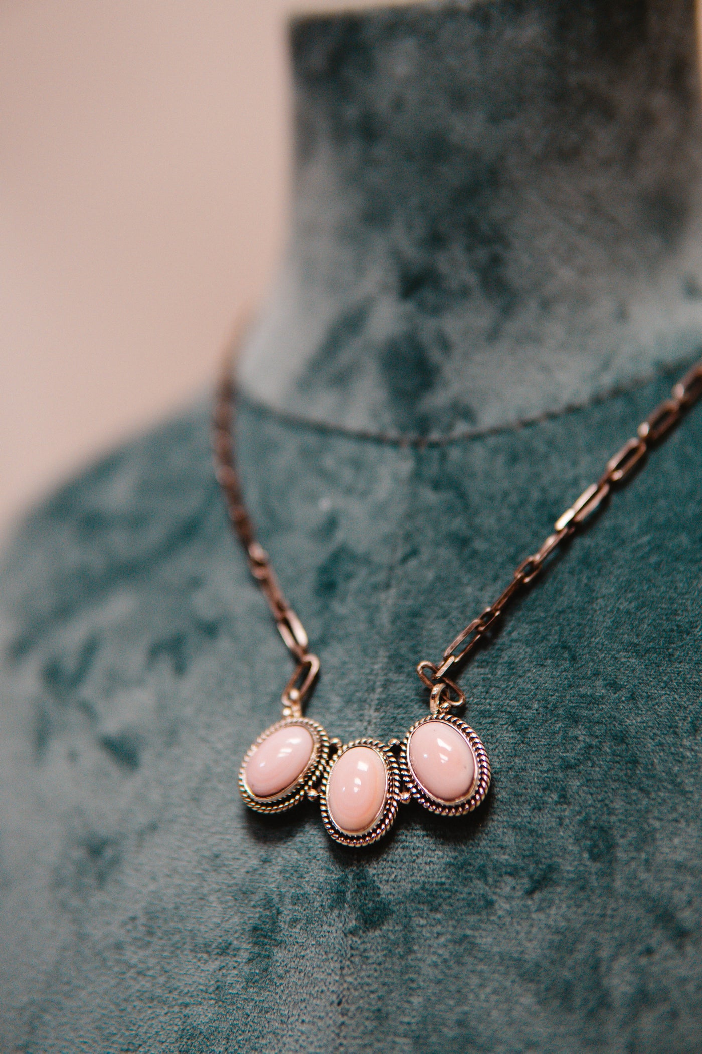 Pink Conch 3 Oval Necklace