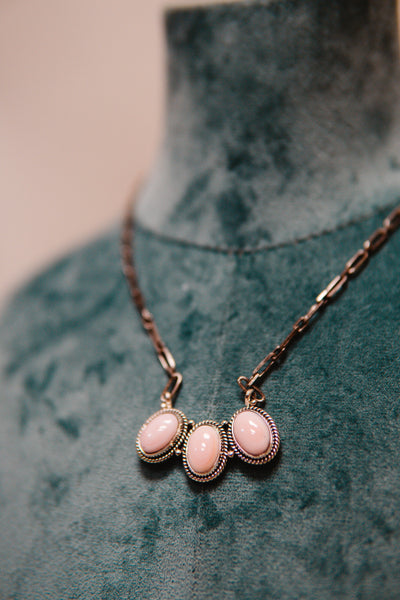 Pink Conch 3 Oval Necklace