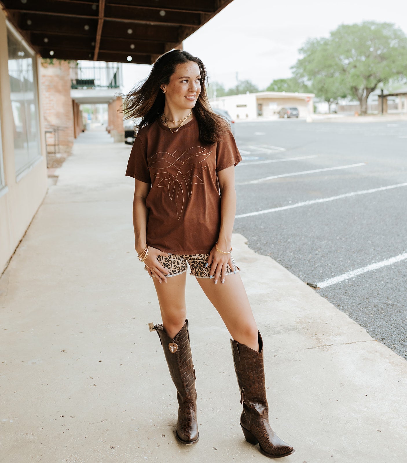 Rock & Roll Women's Mahogany Boot Stitch Tee BW21T08797 - Southern Soule Designs