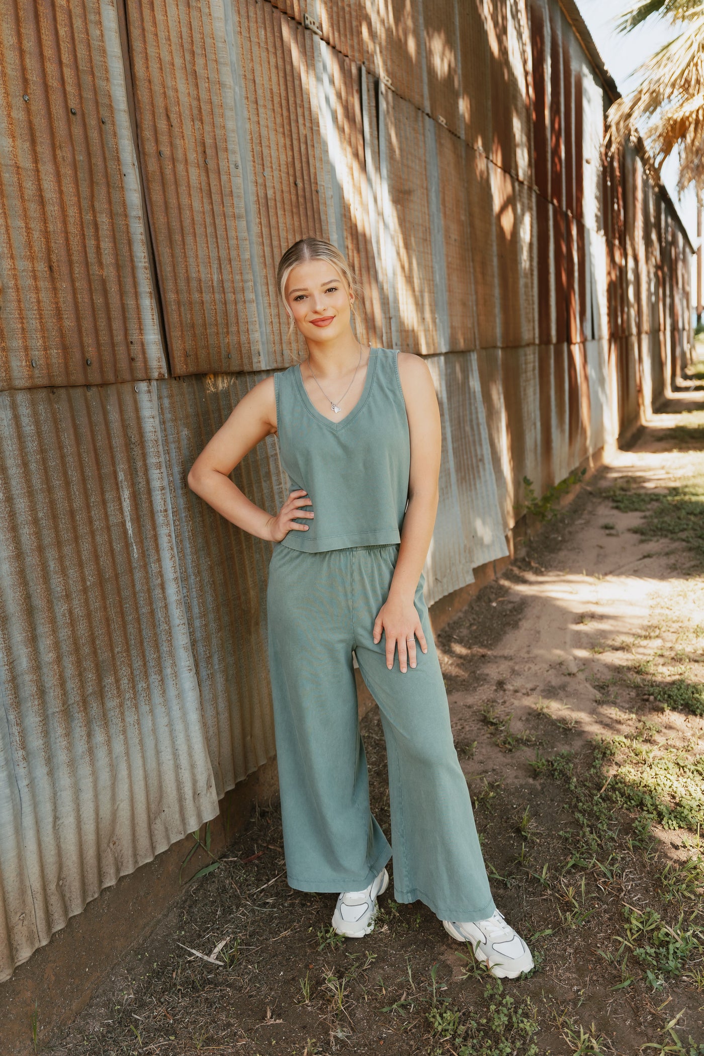 Sloane V-Neck Top Hunter Green ZT253828