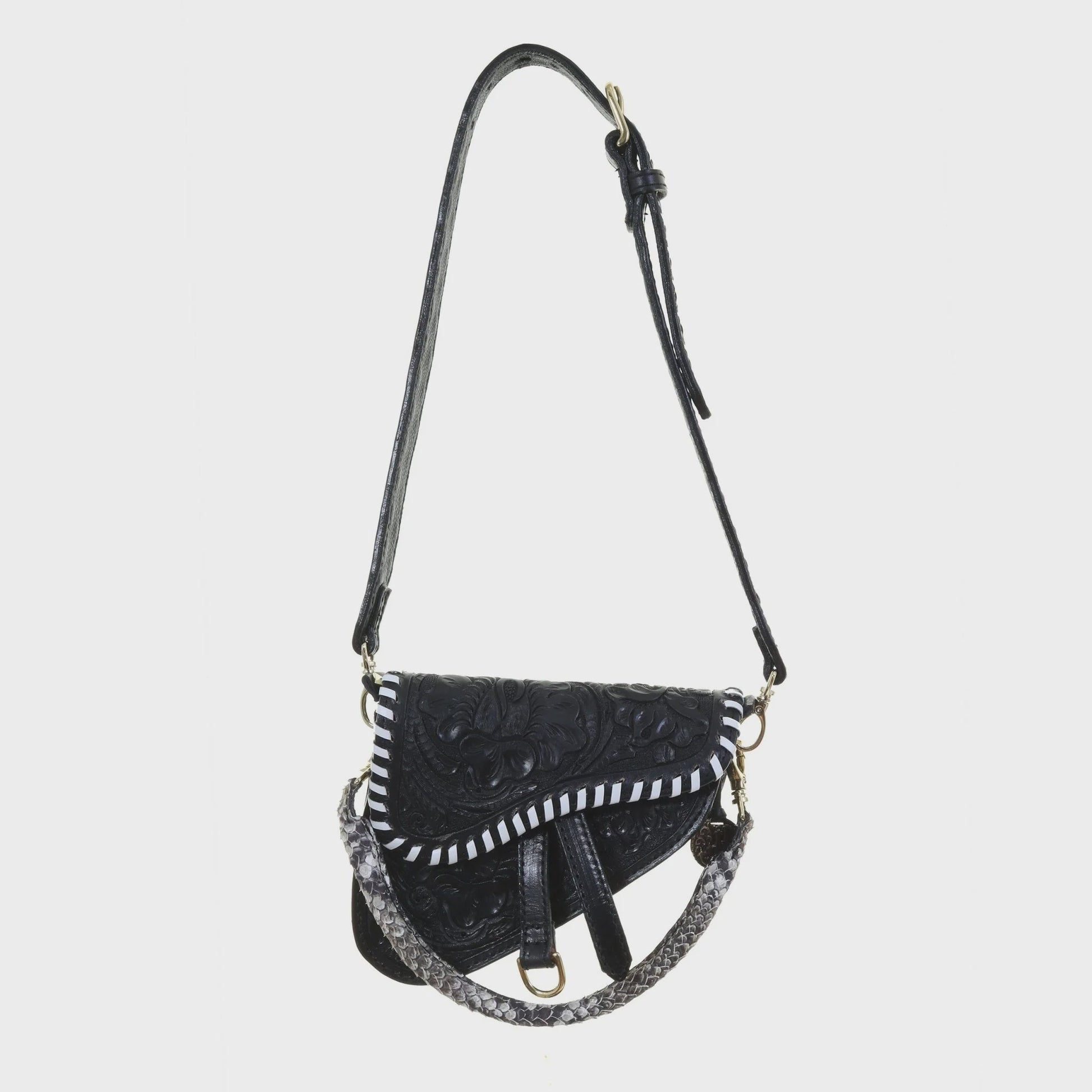 Texas Poppy Saddle Purse Black SPB02 - Southern Soule Designs