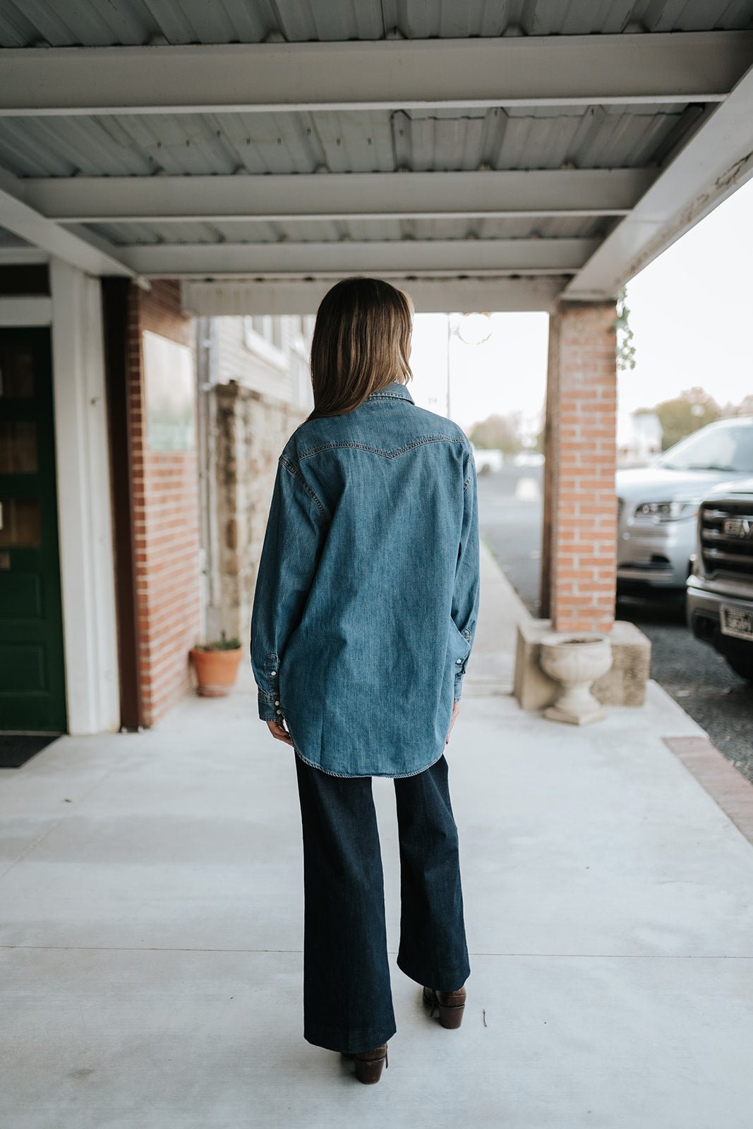 Wrangler Women's Embroidered Horses Boyfriend Western Snap Shirt Med Wash 112371715 - Southern Soule Designs