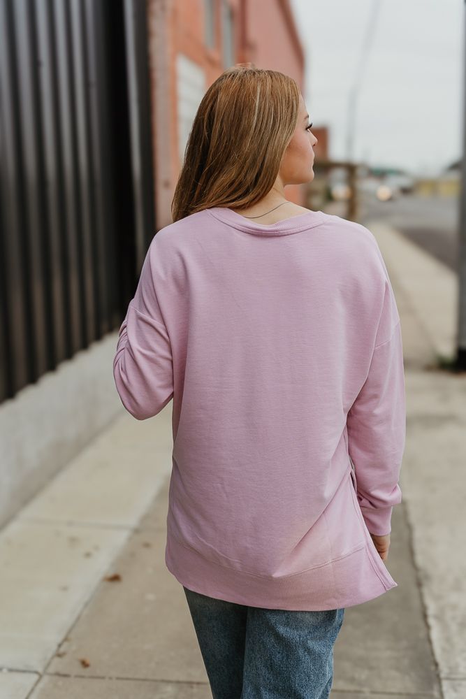 ZT231332 Modern V - Neck Weekender Sunset Mauve - Southern Soule Designs